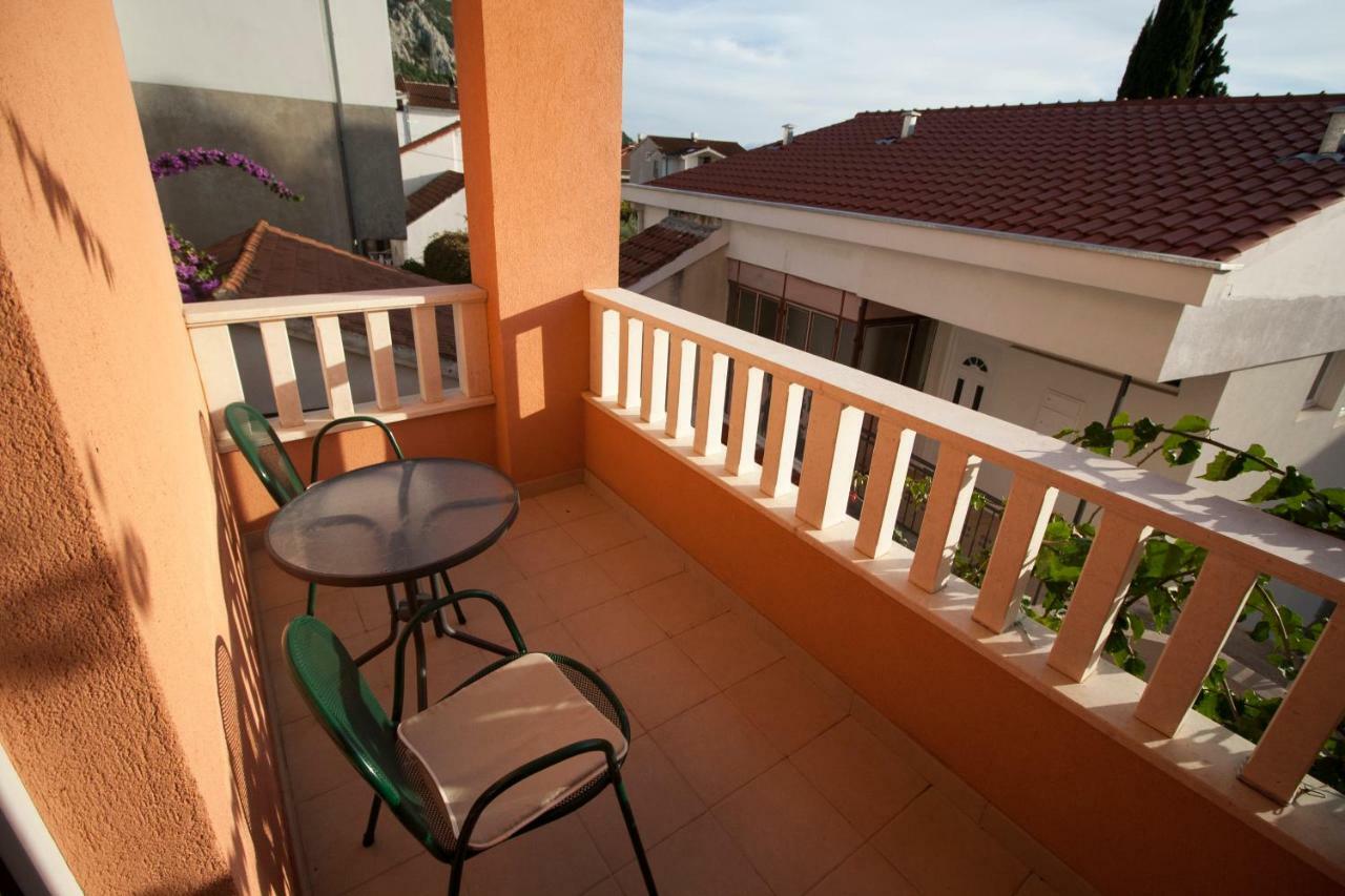 Apartments Knezovic グラダツ エクステリア 写真