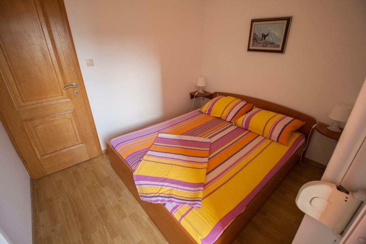 Apartments Knezovic グラダツ エクステリア 写真