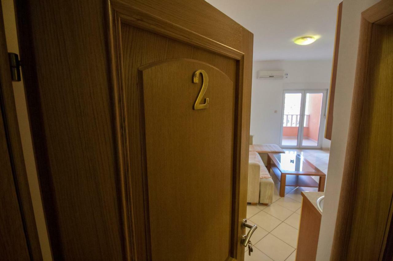 Apartments Knezovic グラダツ エクステリア 写真