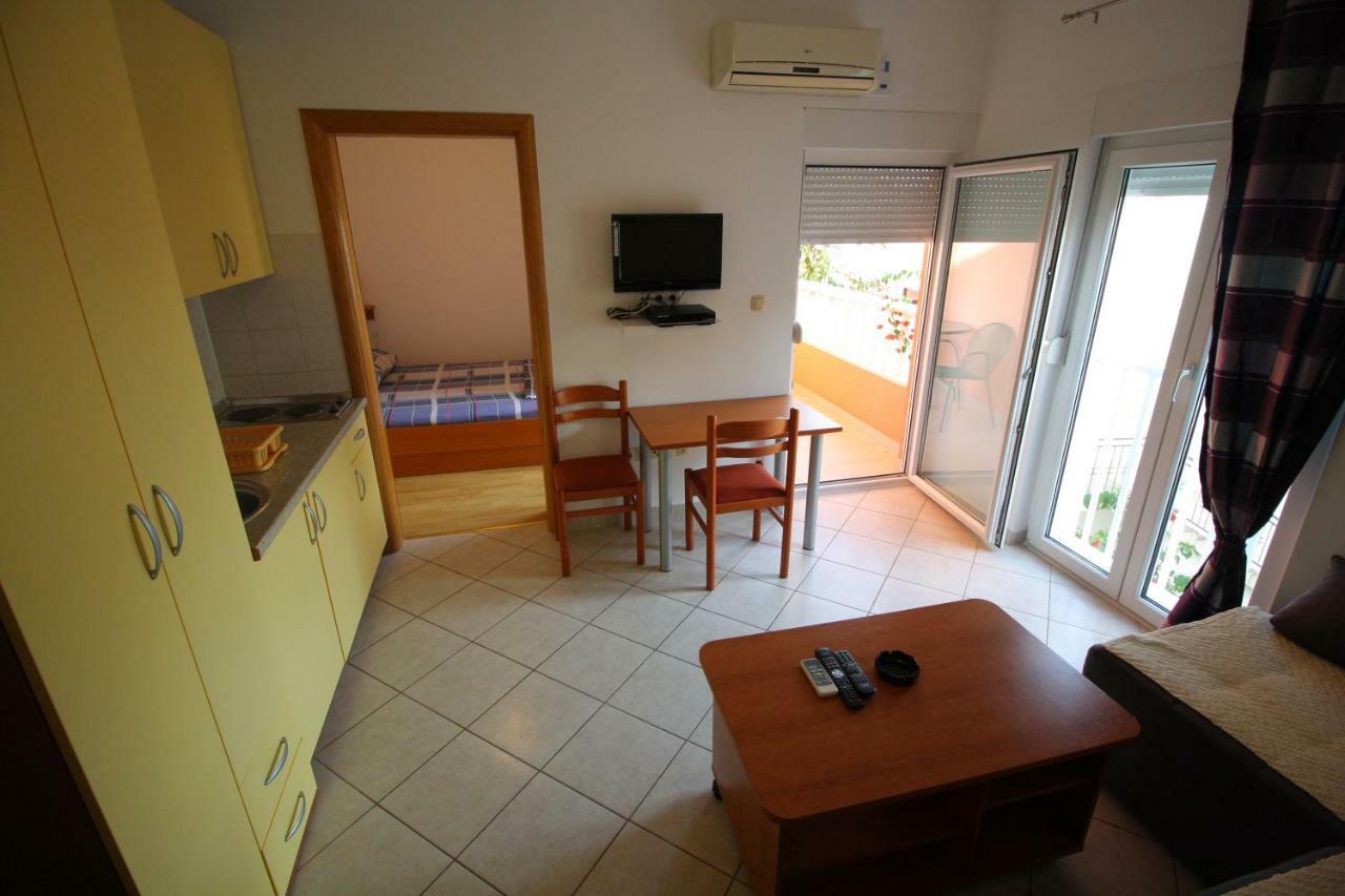 Apartments Knezovic グラダツ エクステリア 写真