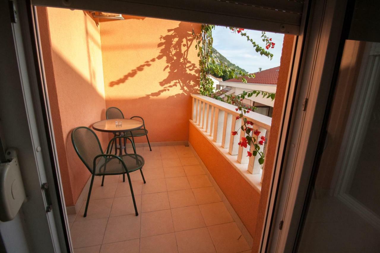 Apartments Knezovic グラダツ エクステリア 写真