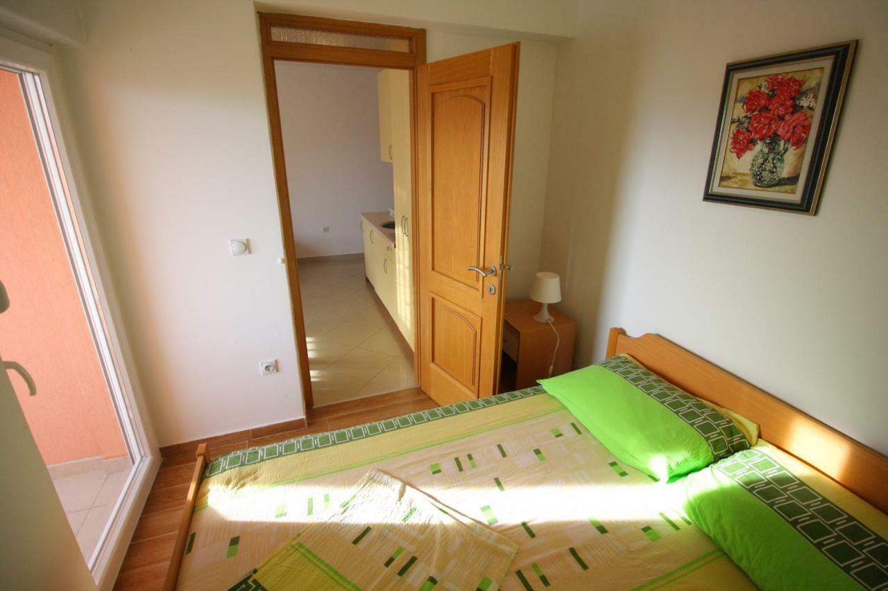 Apartments Knezovic グラダツ エクステリア 写真