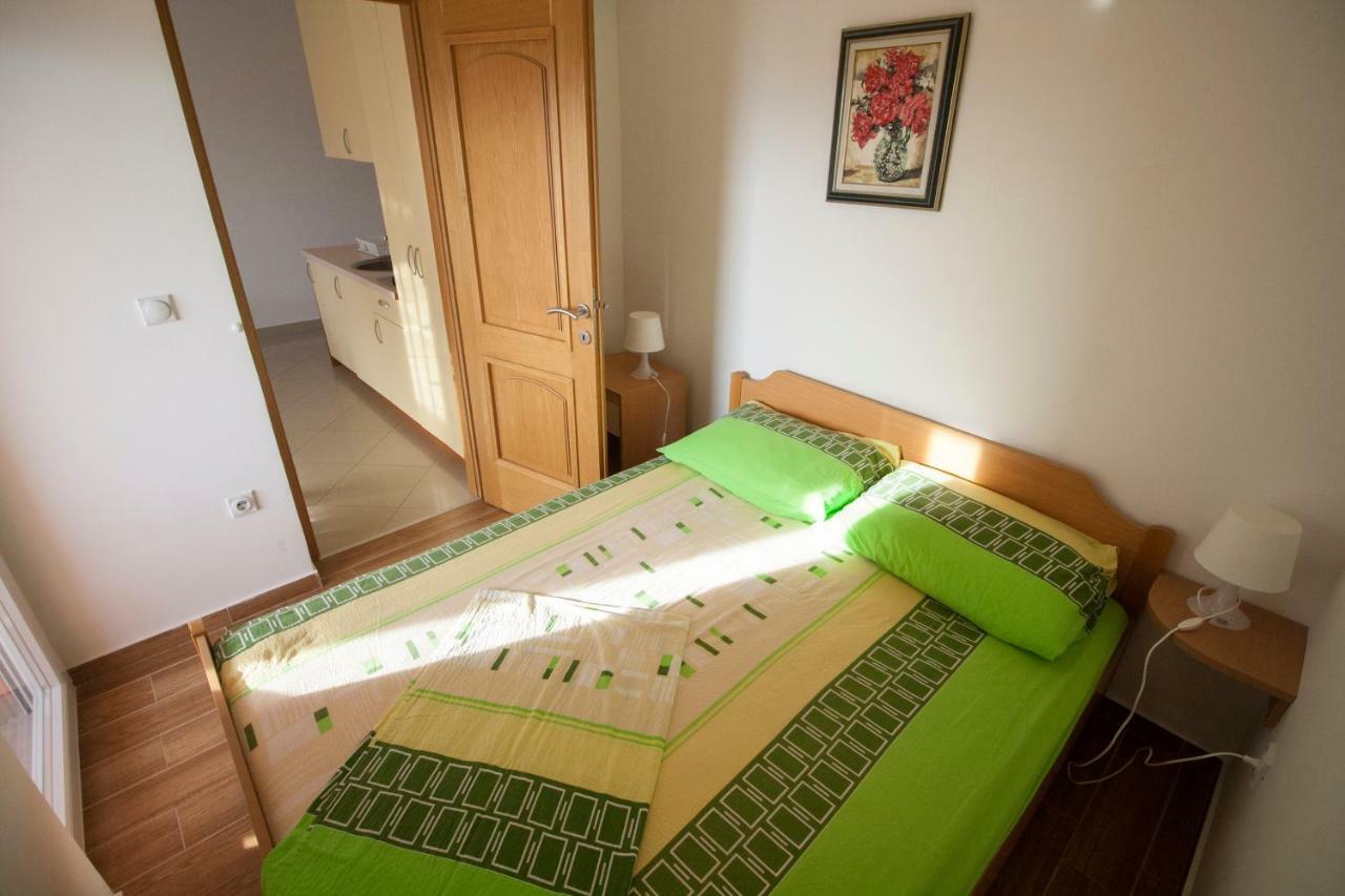 Apartments Knezovic グラダツ エクステリア 写真