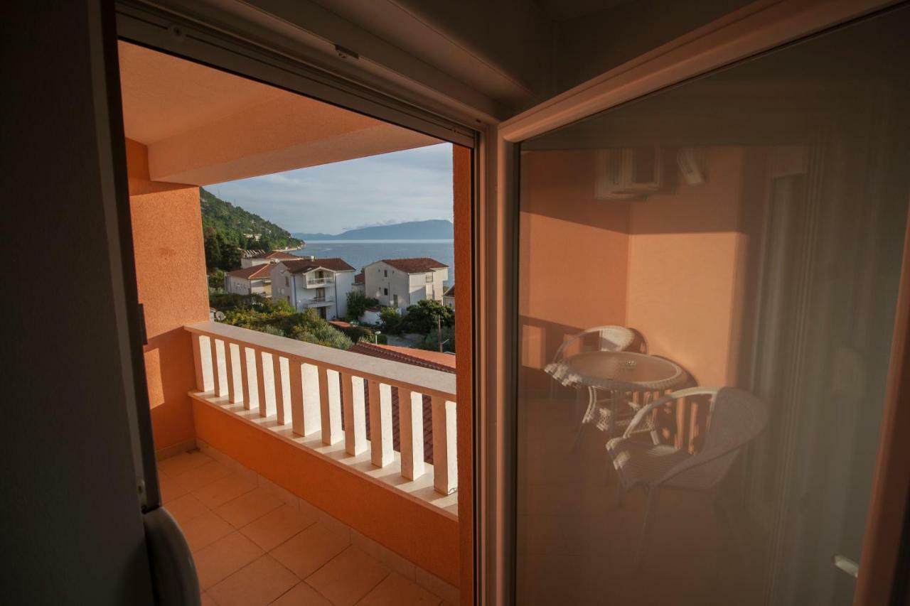 Apartments Knezovic グラダツ エクステリア 写真