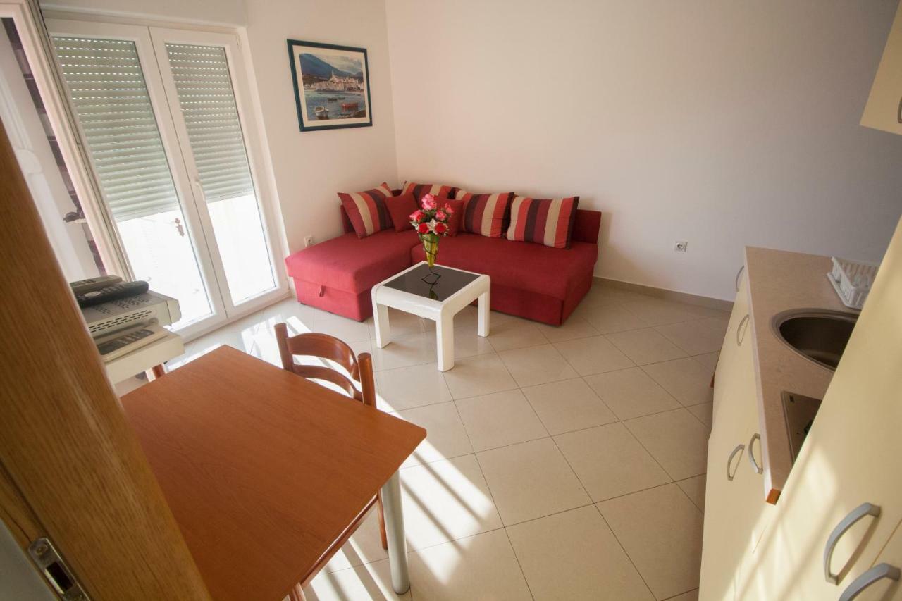 Apartments Knezovic グラダツ エクステリア 写真