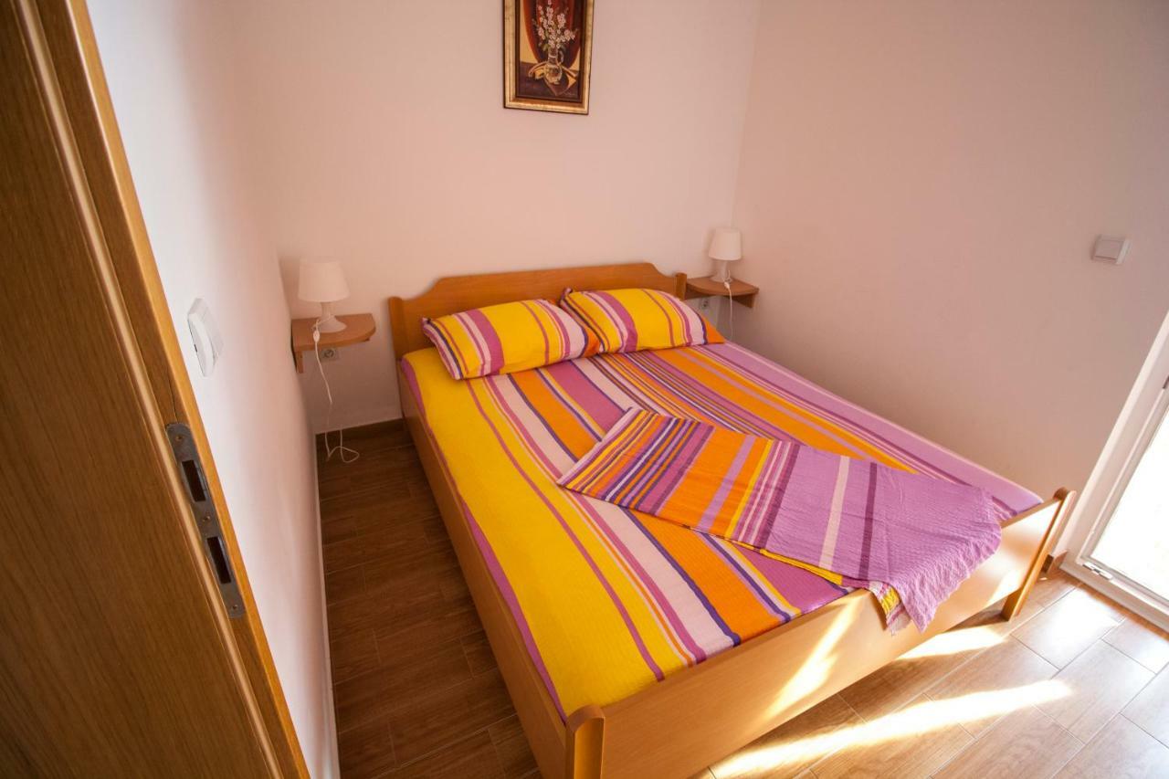 Apartments Knezovic グラダツ エクステリア 写真